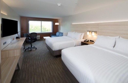 Auburn Hotel | Holiday Inn Express & Suites - Auburn by IHG