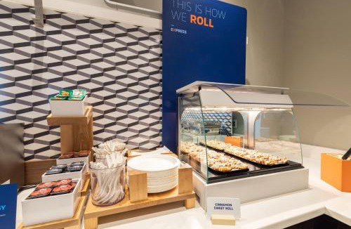 Fremont Hotel | Holiday Inn Express & Suites North Fremont by IHG