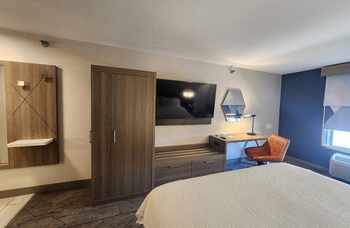 Crawfordsville Hotel | Holiday Inn Express Hotel & Suites Crawfordsville by IHG