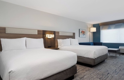 Stevensville Hotel | Holiday Inn Express & Suites Stevensville Benton Harbor by IHG