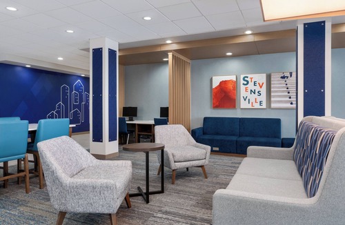 Stevensville Hotel | Holiday Inn Express & Suites Stevensville Benton Harbor by IHG