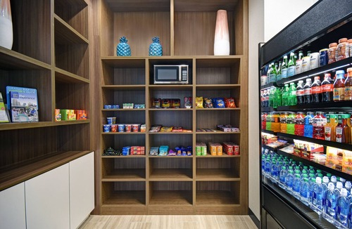 Walker Hotel | Holiday Inn Grand Rapids North - Walker by IHG