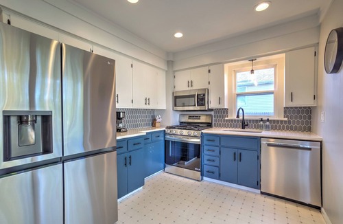 Spring Lake House | Hot Tub + Fenced Yard/Near Grand Haven