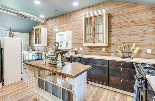 Riverside House | Hot Tub + Yard: Farmhouse by Michigan Beaches!