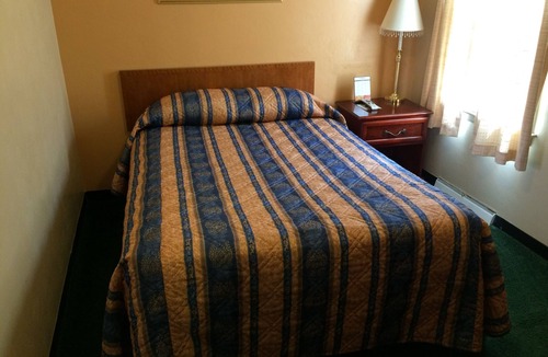Marshall Hotel | Howard's Motel