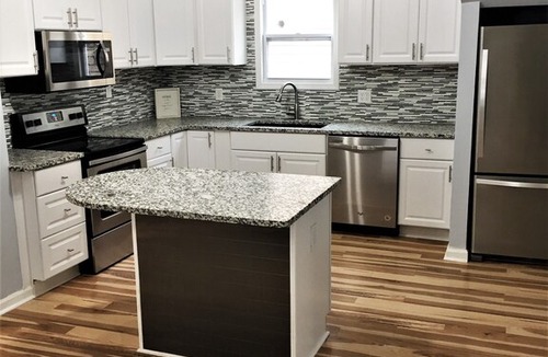 Near Eastside House | Huge 5 BD w/11 Beds Only 2 Miles from Downtown Indy!!!