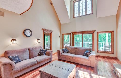 La Porte House | Huge Family Home w/Pool - 13 Mi to Lake Michigan!