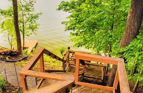Danville House | Huge Lake House. Sleeps 8, 4 BDRM, 4.5 BTHs. Private Dock w/Canoes & Kayaks!