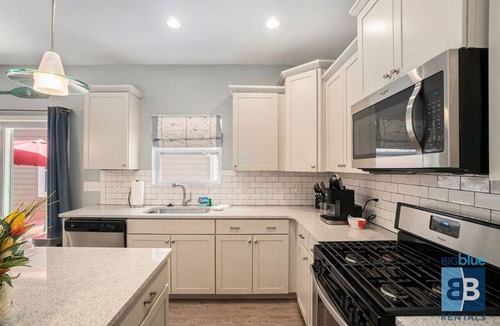South Haven House | Indoor/Outdoor Pool & Hot Tub. Sleeps 12.