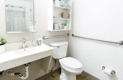 Indianapolis Hotel | InTown Suites Extended Stay Indianapolis IN -I70 Post Drive
