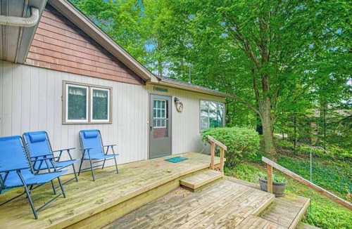 Glenn Haven Shores House | Inviting dog-friendly home with Lake Michigan views & charming sunroom
