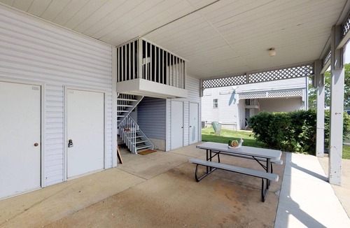 Oak Harbor Condo | Jo's Hideaway, for Lake Erie lovers, fishermen and birders! Sleeps 4