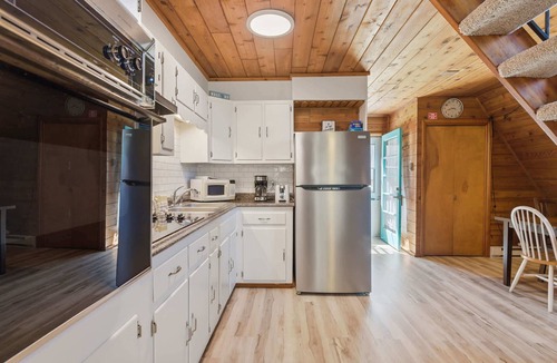 Stevensville Ski Chalet | Juniper Presents: Chalet #65 Family Chalet Near Courts & Amenities