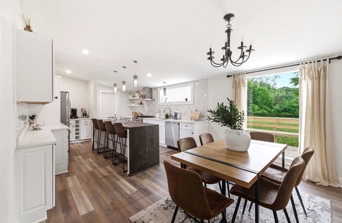 Three Oaks House | Juniper Presents: Cozy Haven on 2 Acres,Hot Tub & nr Lake MI Beaches