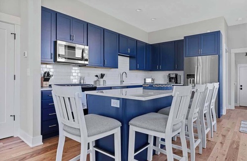Saint Joseph House | Juniper Presents: Gorgeous Vacay Home w Marina View Near the Beach