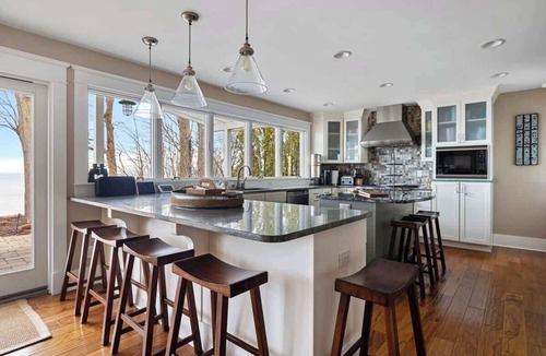 Lake Michigan Beach House | Juniper Presents: Magnificent Lakefront Vacay Home on the Beach
