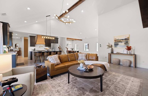 Harbert House | Juniper Presents: NEW Luxe Stay w Hot Tub, Fire Pavilion Nr Lake MI
