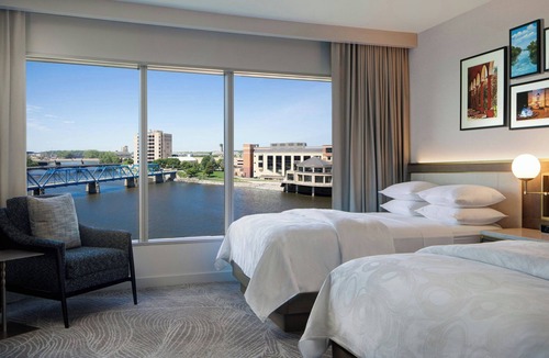 Downtown Hotel | JW Marriott Hotel Grand Rapids