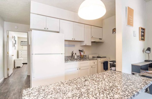 Bloomington Apartment | Karma Vibe Like That