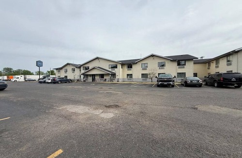 Coldwater Apartment | King Bed | Non-Smoking