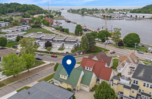 Grand Haven House | Lake Effect 3BR Home Steps to Everything 27