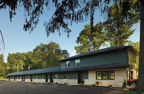 Jones Hotel | Lake Front Boutique Hotel- Unit #1