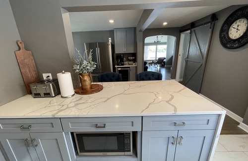 Monticello House | Lake front house with beautiful views and walking distance to Indiana Beach.