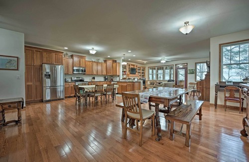 Douglas House | Lake Michigan Waterfront Home: 1 Mile to Downtown!