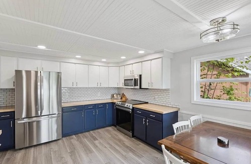 Gaylord House | Lakefront Cabin, Sleeps 14, Golf, Hiking, Fishing, Fire Pit, Fall Colors