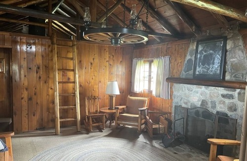 Brighton Cabin | Lakefront Cabin