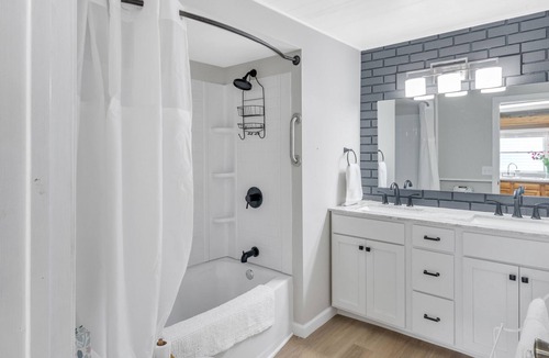 Ada House | Lakefront Home sleeps 10 on small quiet lake