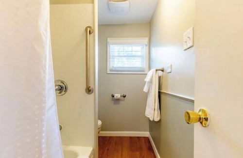 Whitehall Resort | Lakefront room perfect for a couple or family