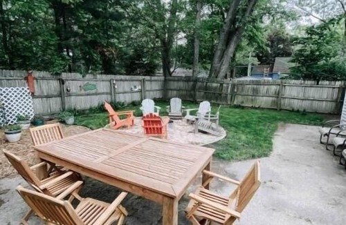Spring Lake House | Lakeview Cottage: A Cozy Getaway Near the Beach