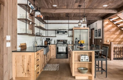 Saugatuck Cabin | Lakewood Lux Property - Lakeshore Woods Lodge