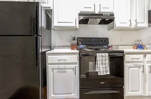 Fort Wayne Apartment | Landing at The Reserve at Dawson's Creek - 3 Bedrooms in Downtown Fort Wayne