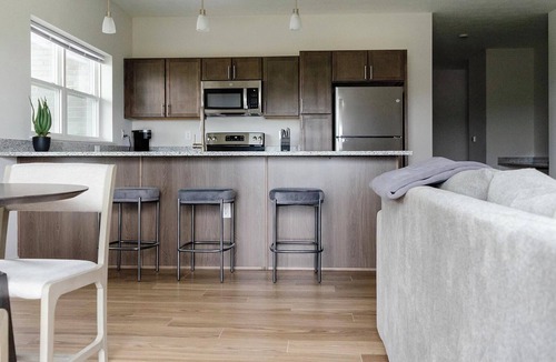 Cartersburg Apartment | Landing | Incredible 2BD, Pool, Gym