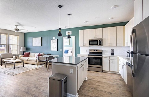 Kenton Apartment | Landing | Modern 2BD, Pool, Yoga Studio