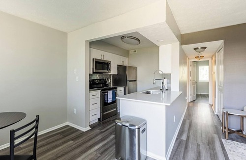 Indianapolis Apartment | Landing | Stunning 1BD, Pool, Yoga Studio