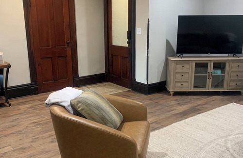 Culver Apartment | Large 1,300 sq ft Historic Loft on Main Street