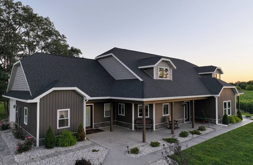 Holton House | Large Private Home, Sleeps 20, Great for Groups