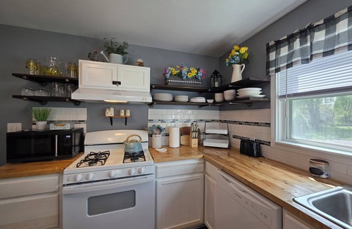 Gary House | Laurna Dune
