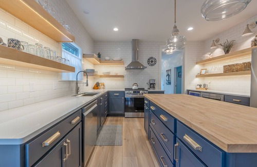 South Haven House | Lilac Cottage-Private getaway close to beach