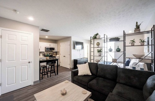 Indianapolis Apartment | Located in the heart of Indianapolis Medical Corridor!