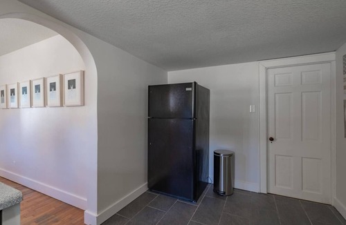 Marion House | Lodge on Landess is a quaint two bedroom home that caters to your lodging comforts