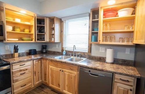 Attica Villa | Looney Dunes - Beautiful 3 Bedroom/2.5 Bath Family Style Villa