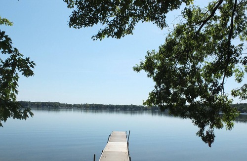 Sister Lakes House | Lorlee - LARGE AND LOVELY FAMILY COTTAGE ON DEWEY LAKE WITH PRIVATE BEACH!