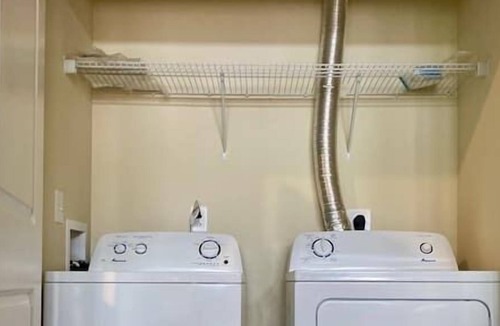 Fall Creek Place Apartment | Lovely 1-Bedroom apartment w/ free parking garage