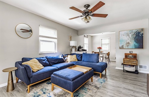 Speedway House | Lovely 4-bedroom house in Speedway