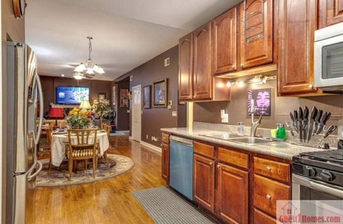 Woodlawn Condo | Lovely Quiet, Safe 6-Bedroom in 2 Condos Suite by McCormick Place and Midway!