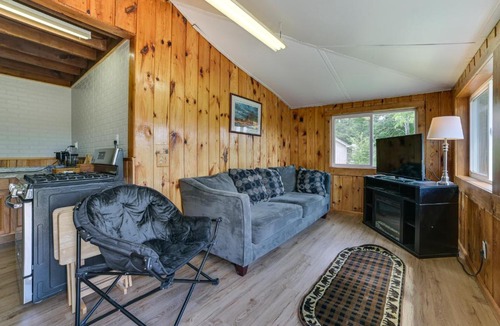 Lupton House | Lupton Cabin w/Fire Pit: Walk to George Lake!